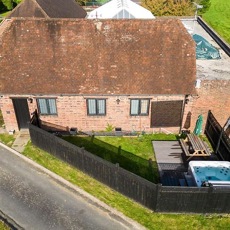 Country Cottage 2Br With Hot Tub And Tennis Court Chiddingly Экстерьер фото